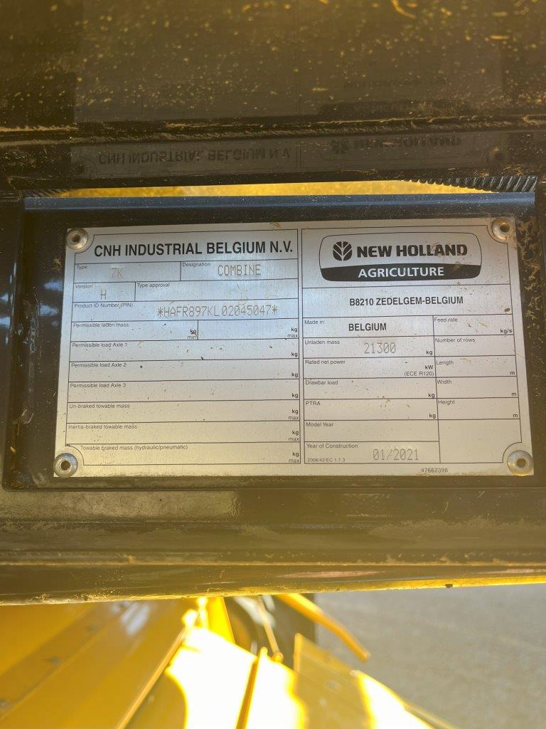 2021 New Holland CR8.90 Combine