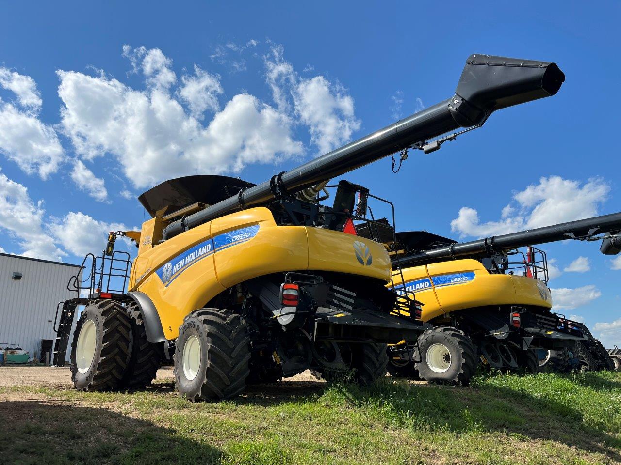 2021 New Holland CR8.90 Combine