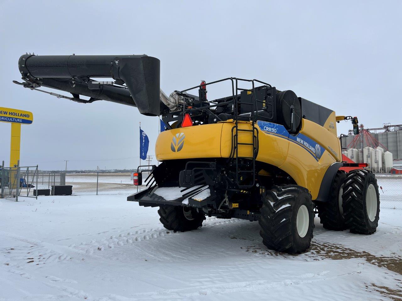 2021 New Holland CR8.90 Combine