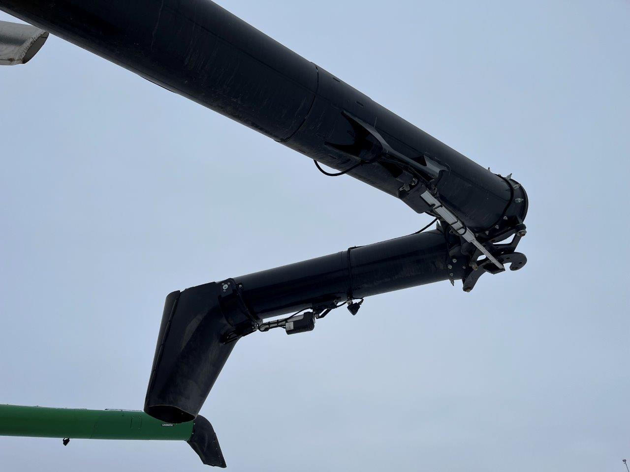 2021 New Holland CR8.90 Combine