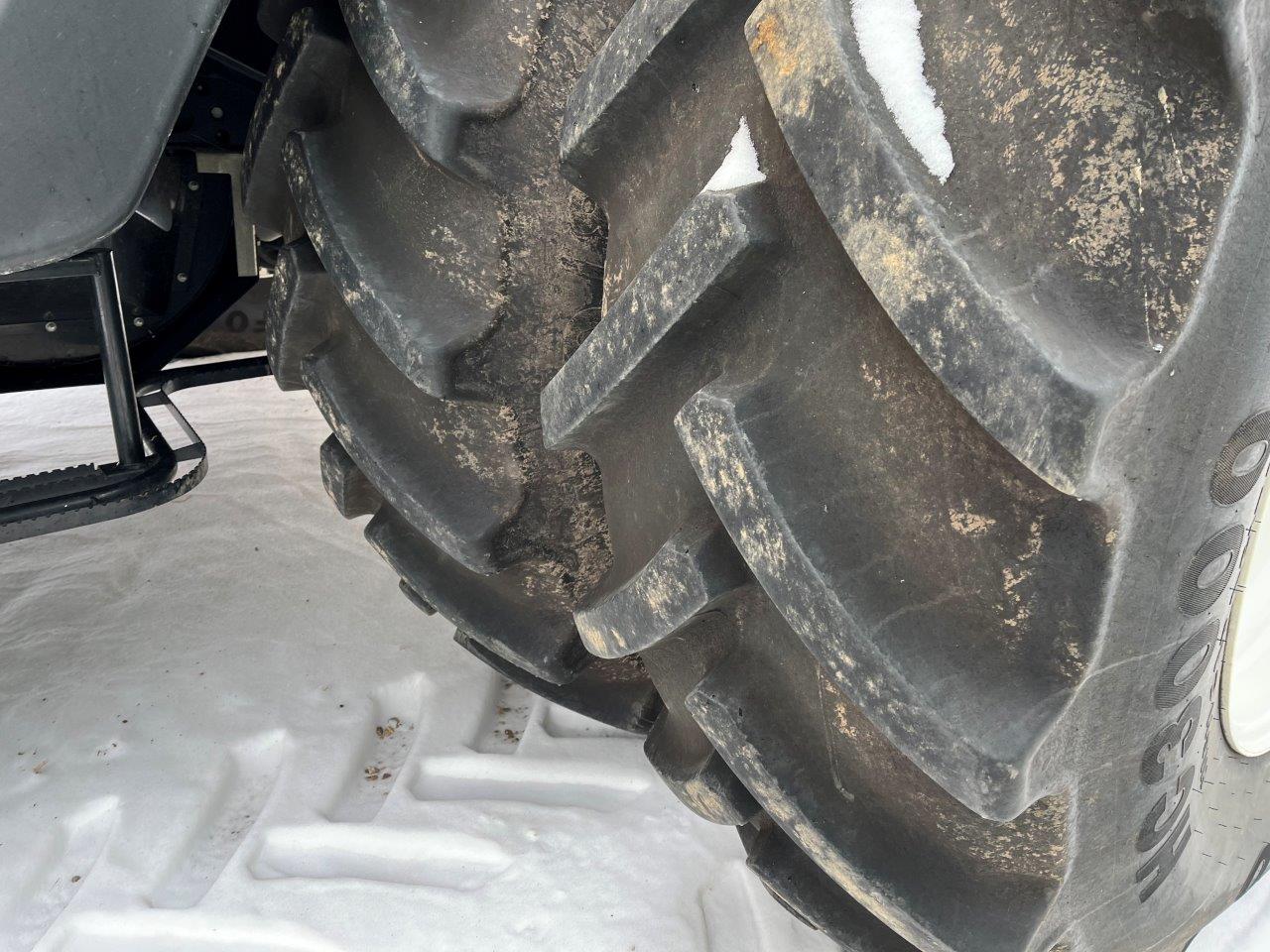 2021 New Holland CR8.90 Combine