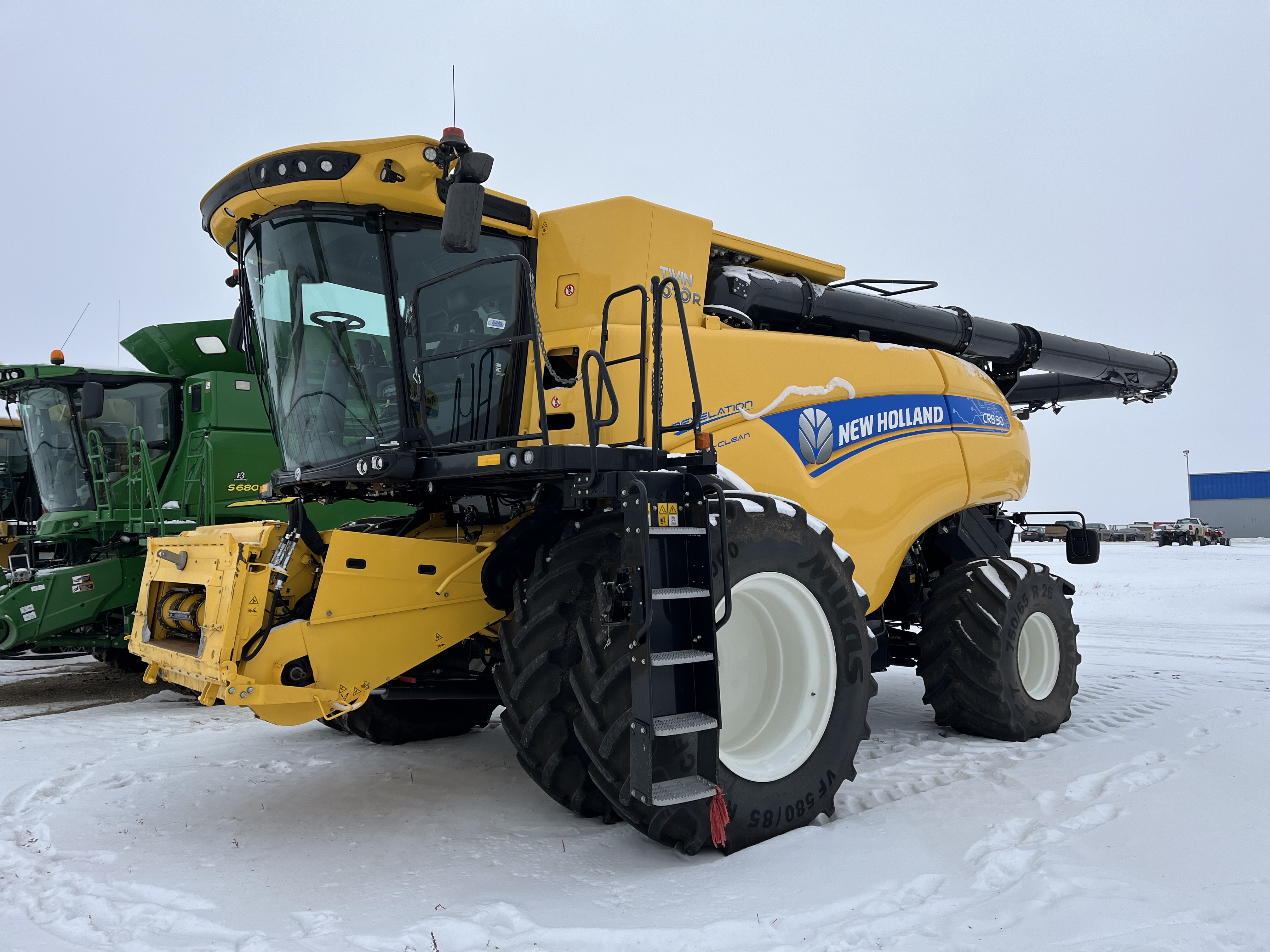 2021 New Holland CR8.90 Combine
