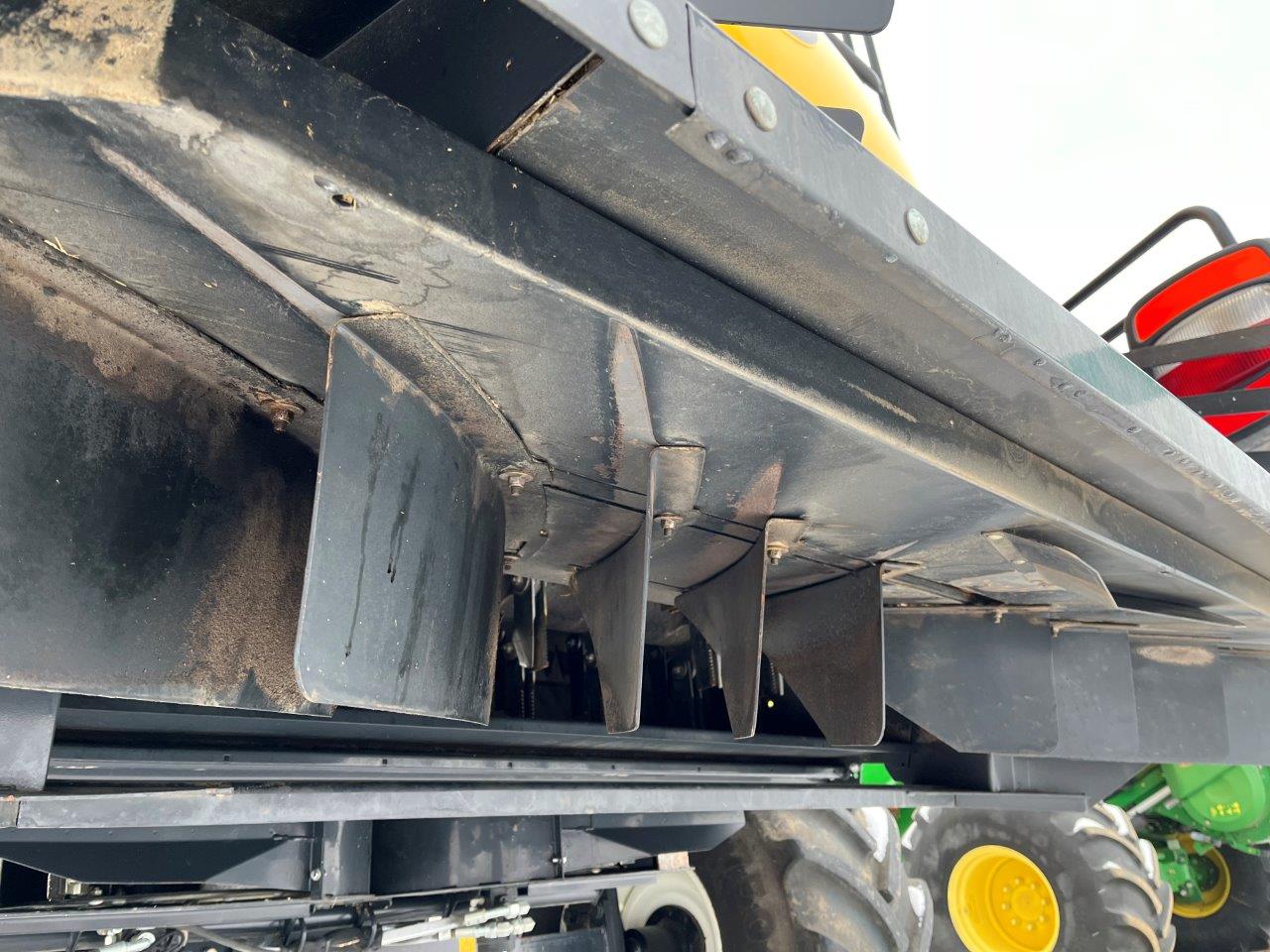 2021 New Holland CR8.90 Combine