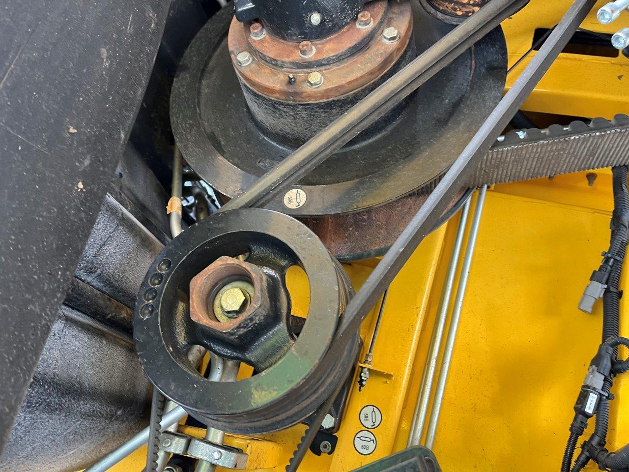 2021 New Holland CR8.90 Combine