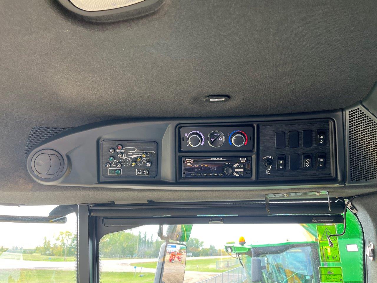 2021 New Holland CR8.90 Combine