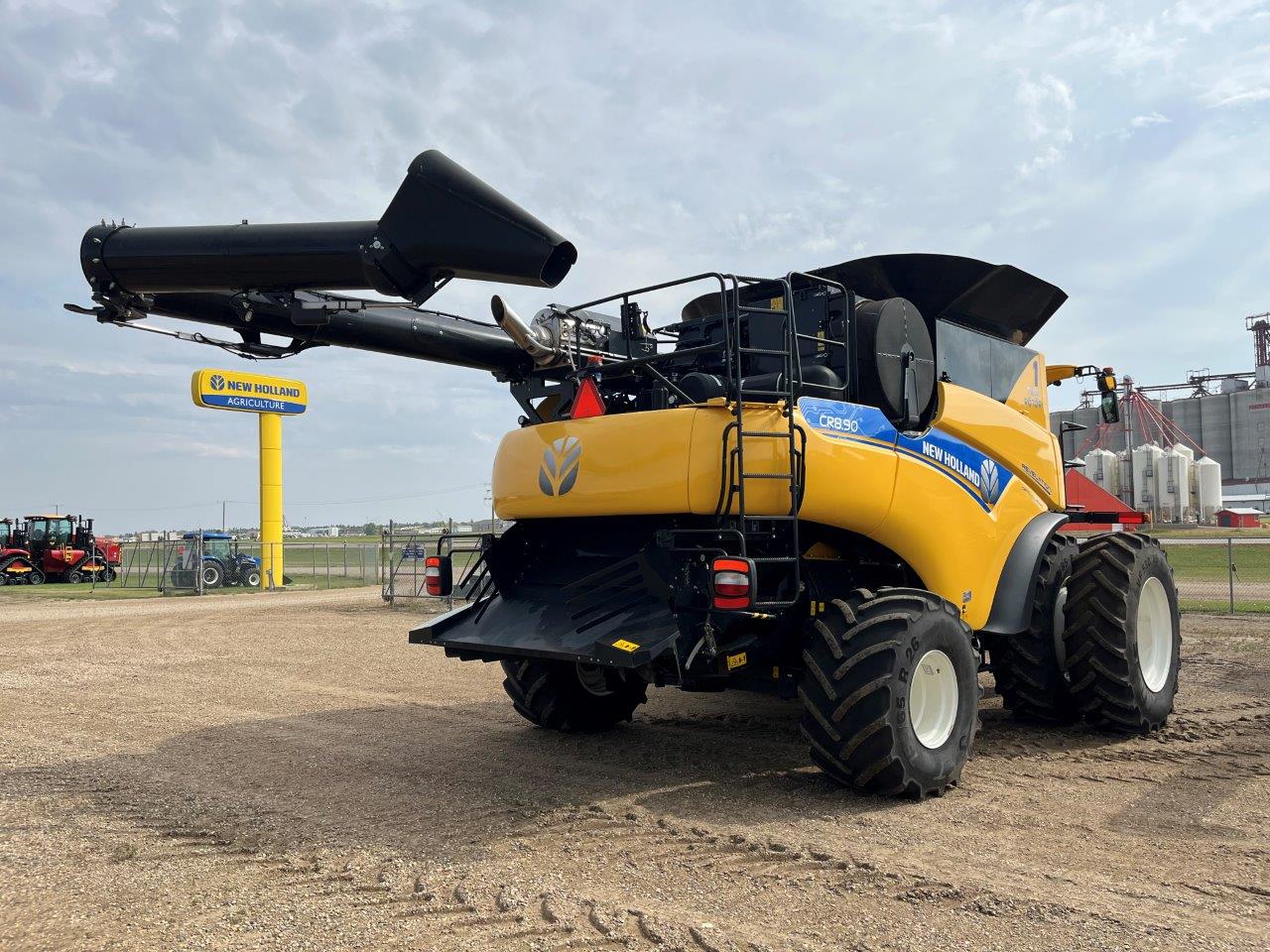 2021 New Holland CR8.90 Combine