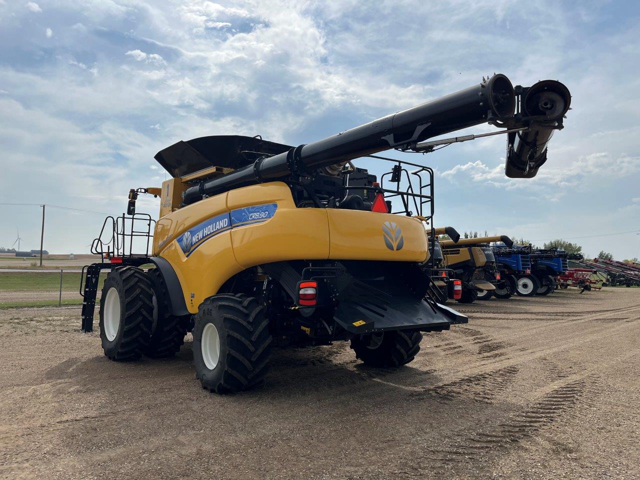 2021 New Holland CR8.90 Combine