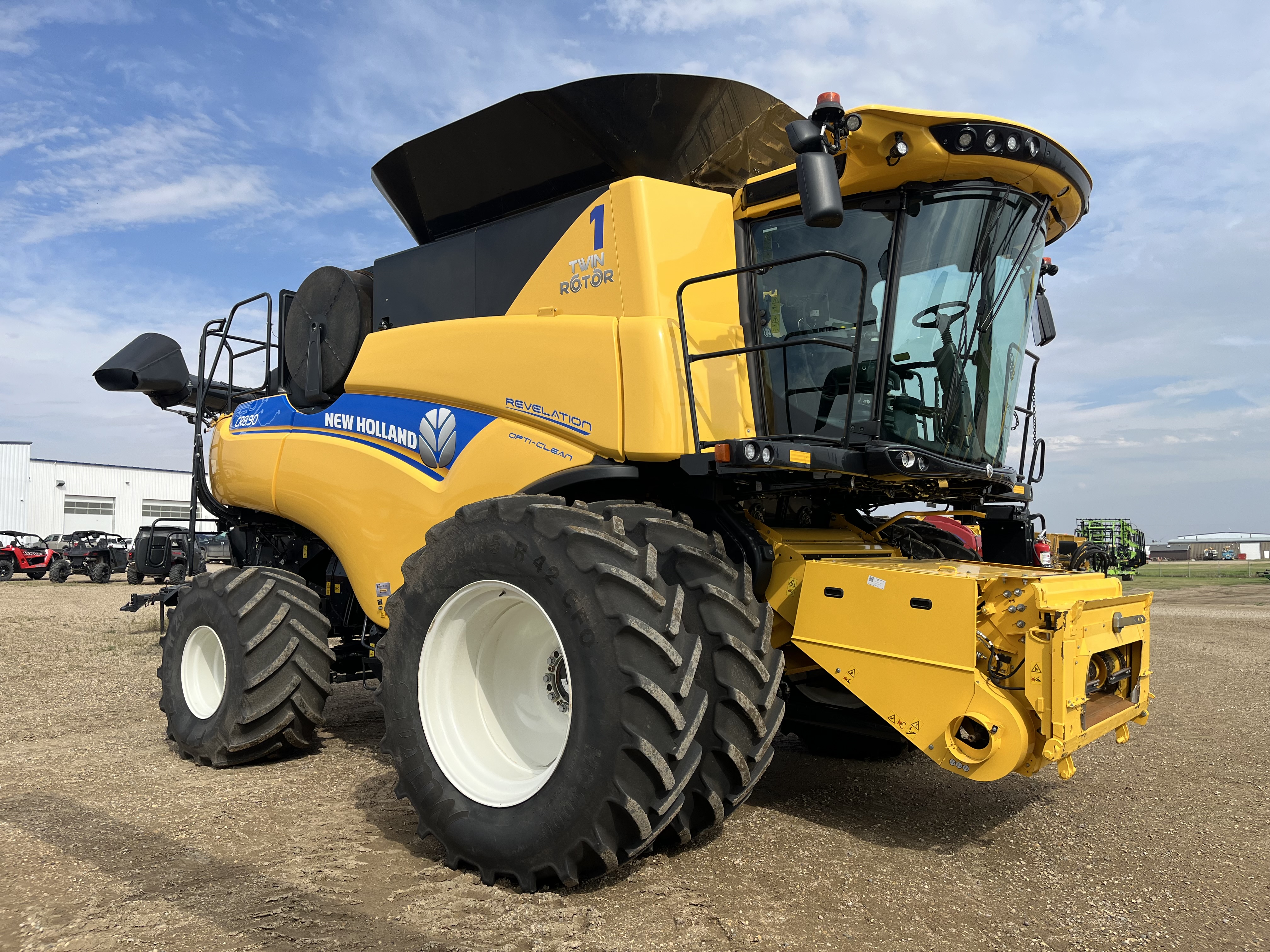 2021 New Holland CR8.90 Combine