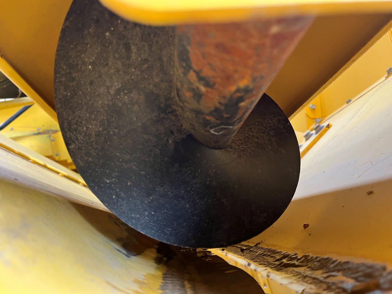 2021 New Holland CR8.90 Combine