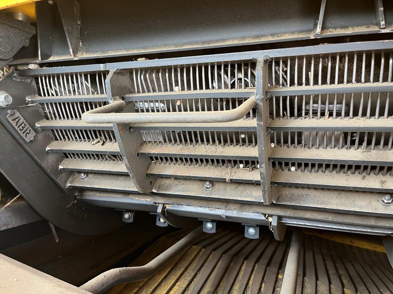 2021 New Holland CR8.90 Combine