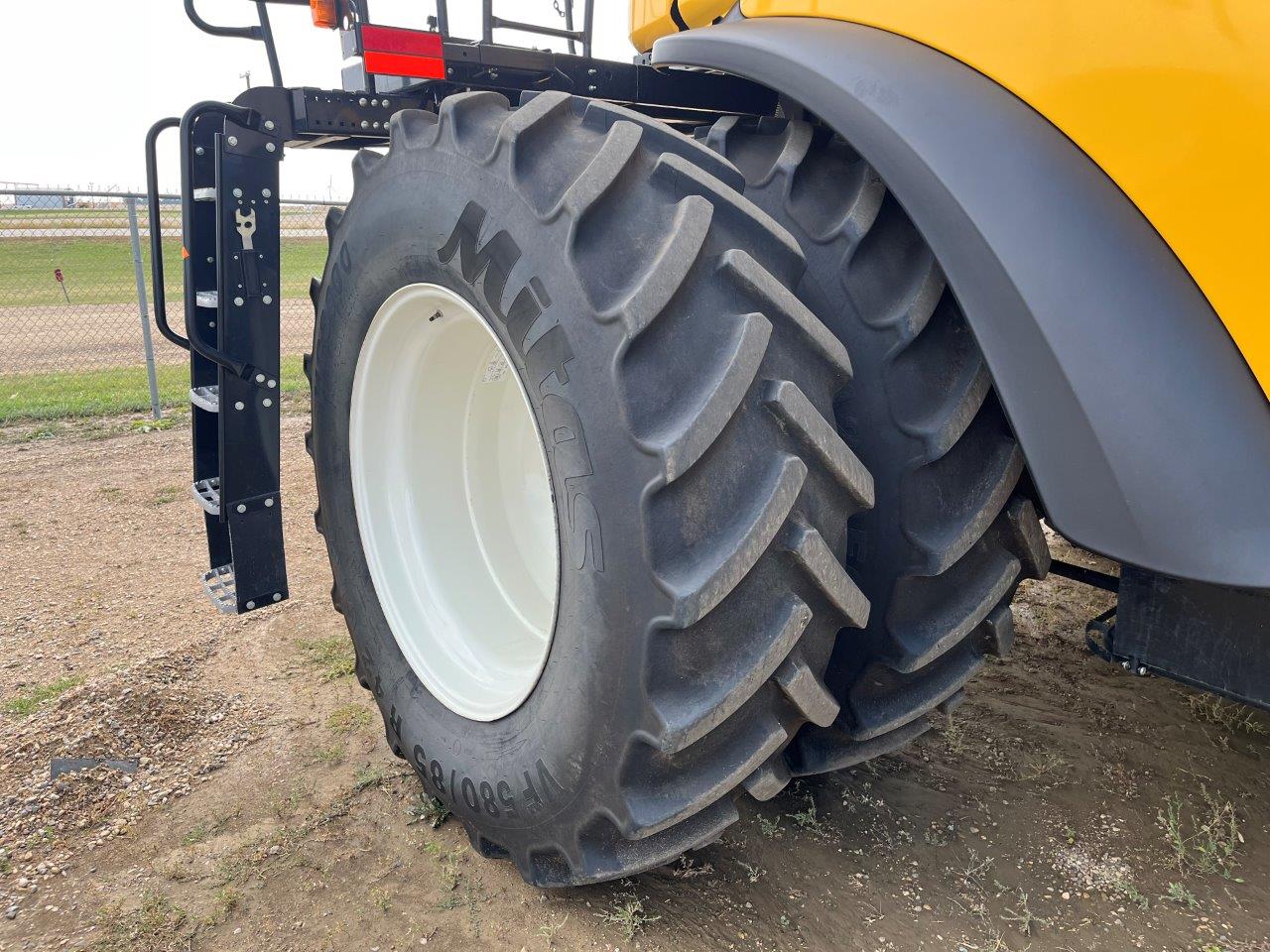 2021 New Holland CR8.90 Combine