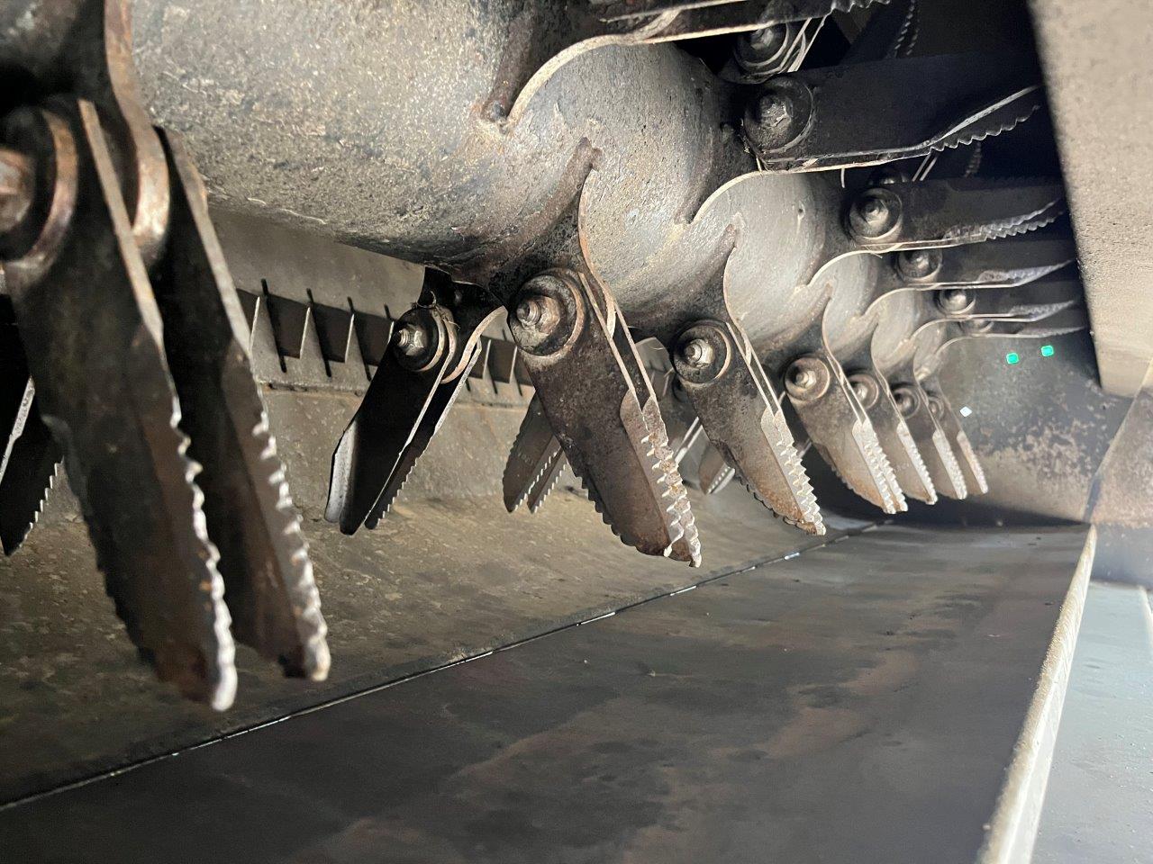 2021 New Holland CR8.90 Combine