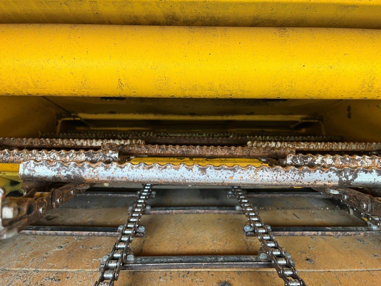 2021 New Holland CR8.90 Combine