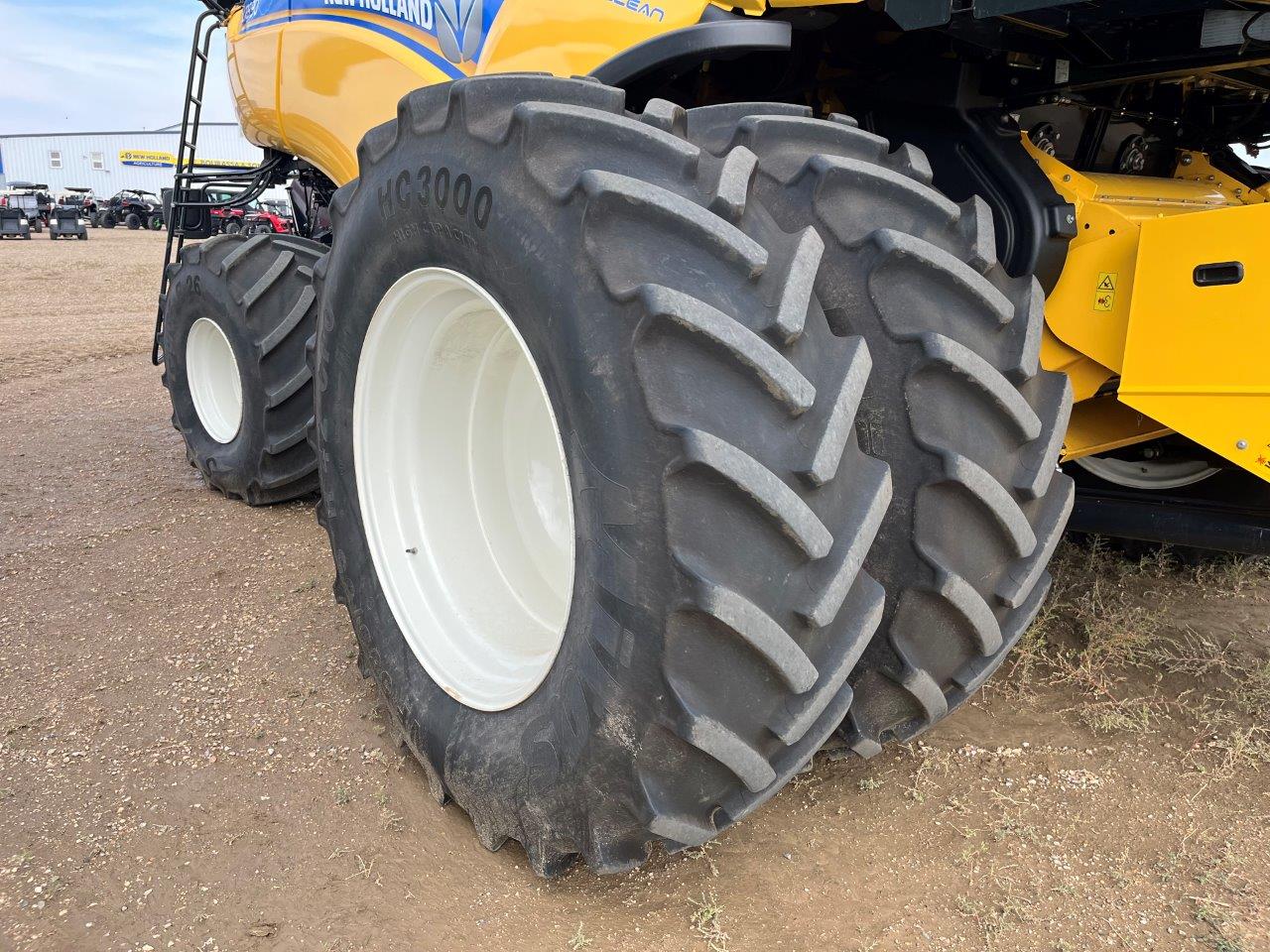 2021 New Holland CR8.90 Combine