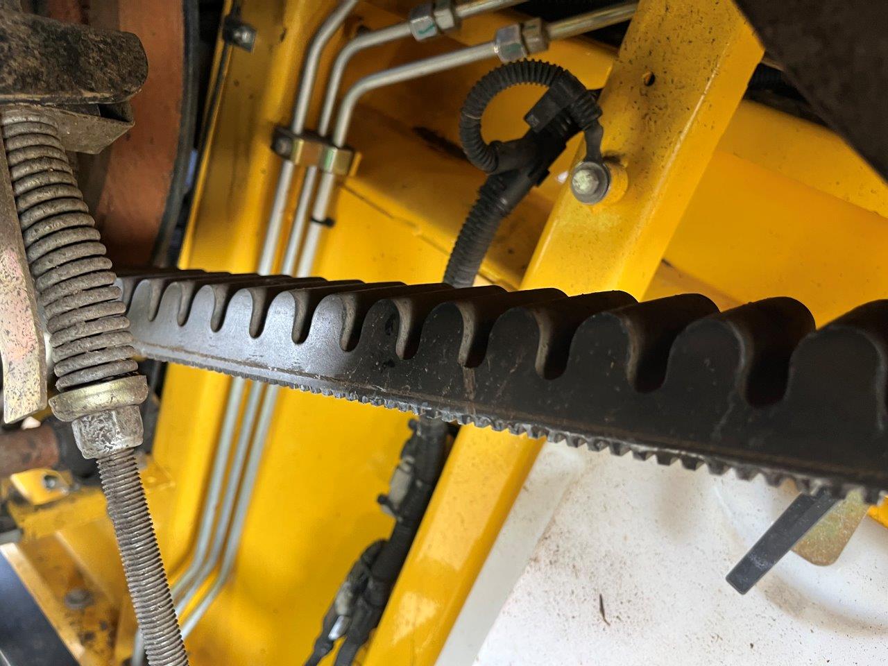 2021 New Holland CR8.90 Combine