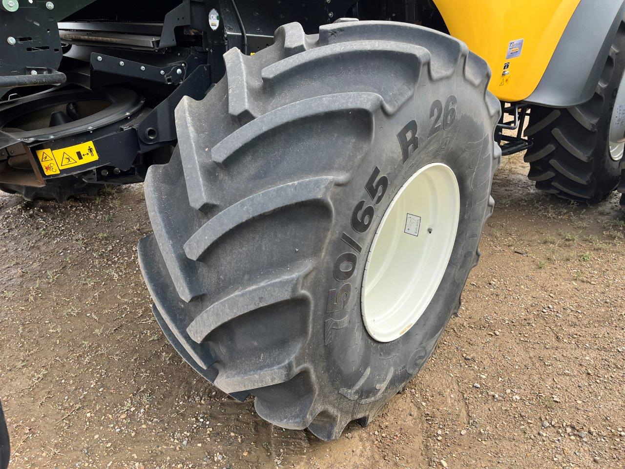 2021 New Holland CR8.90 Combine