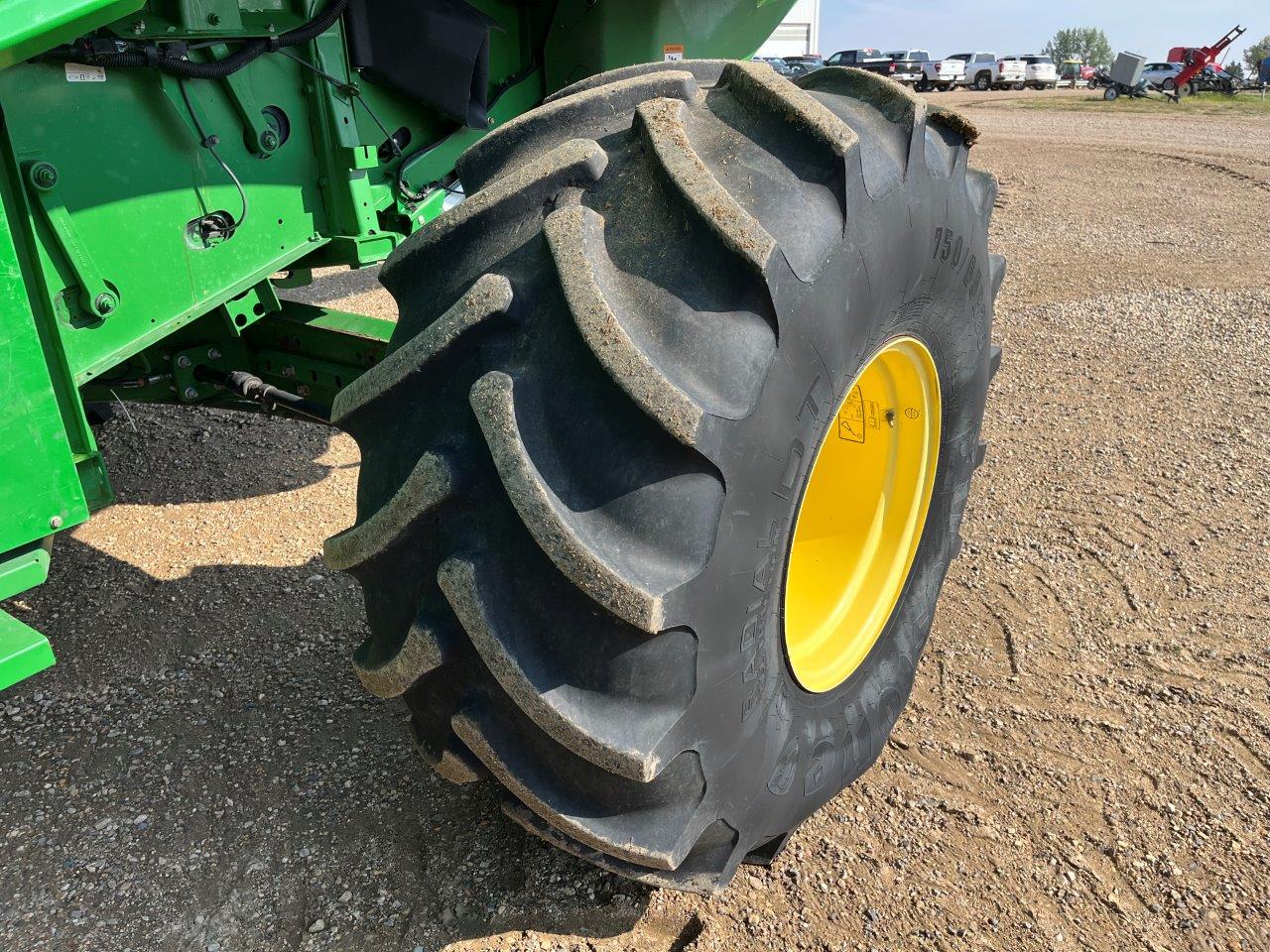 2012 John Deere S680 Combine