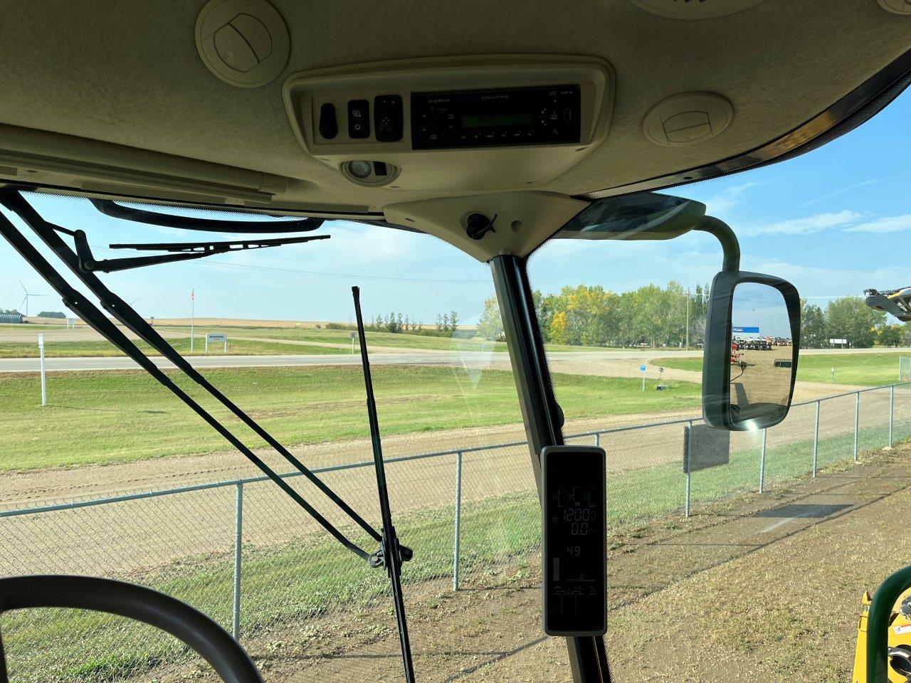 2012 John Deere S680 Combine