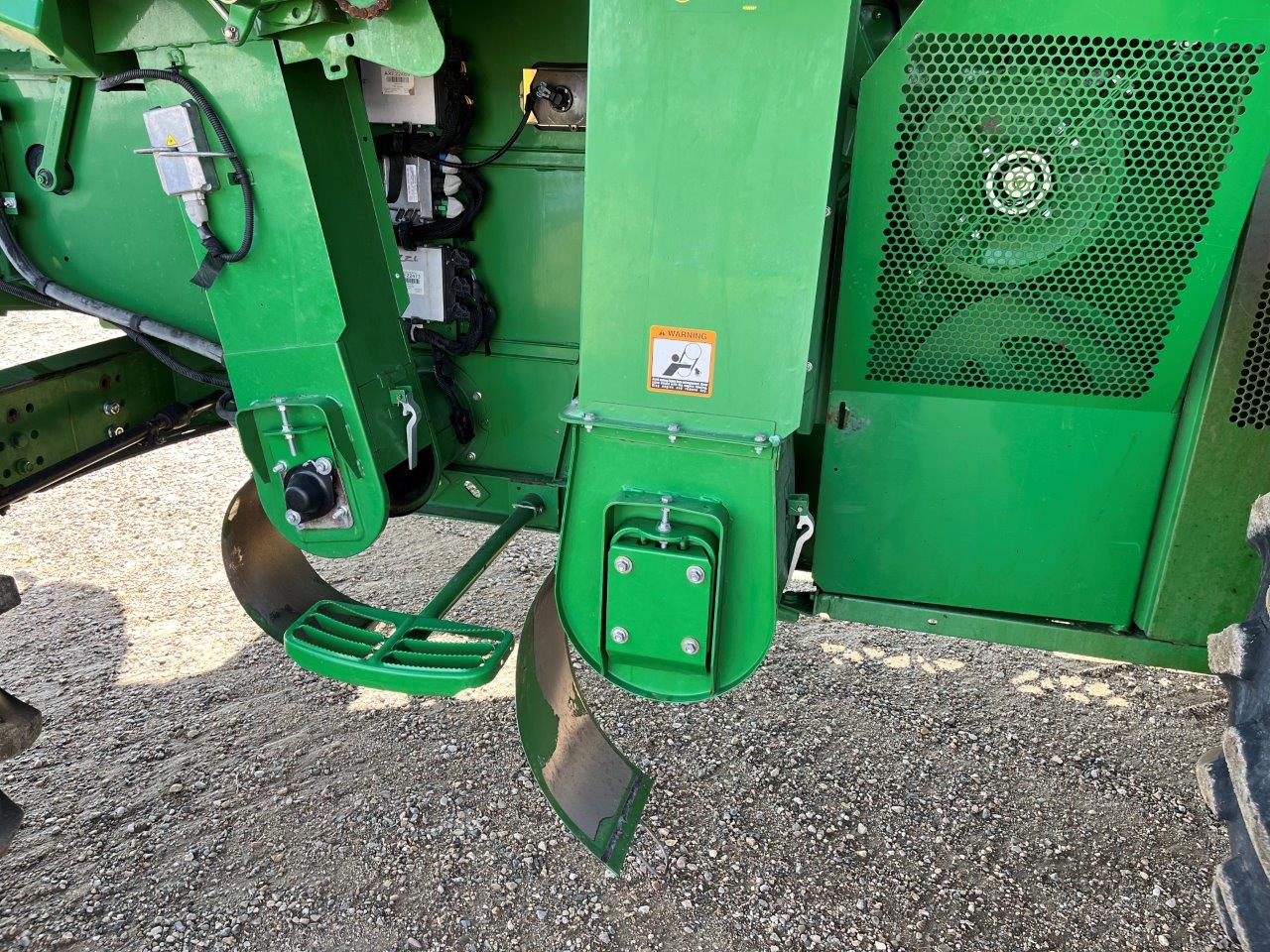 2012 John Deere S680 Combine