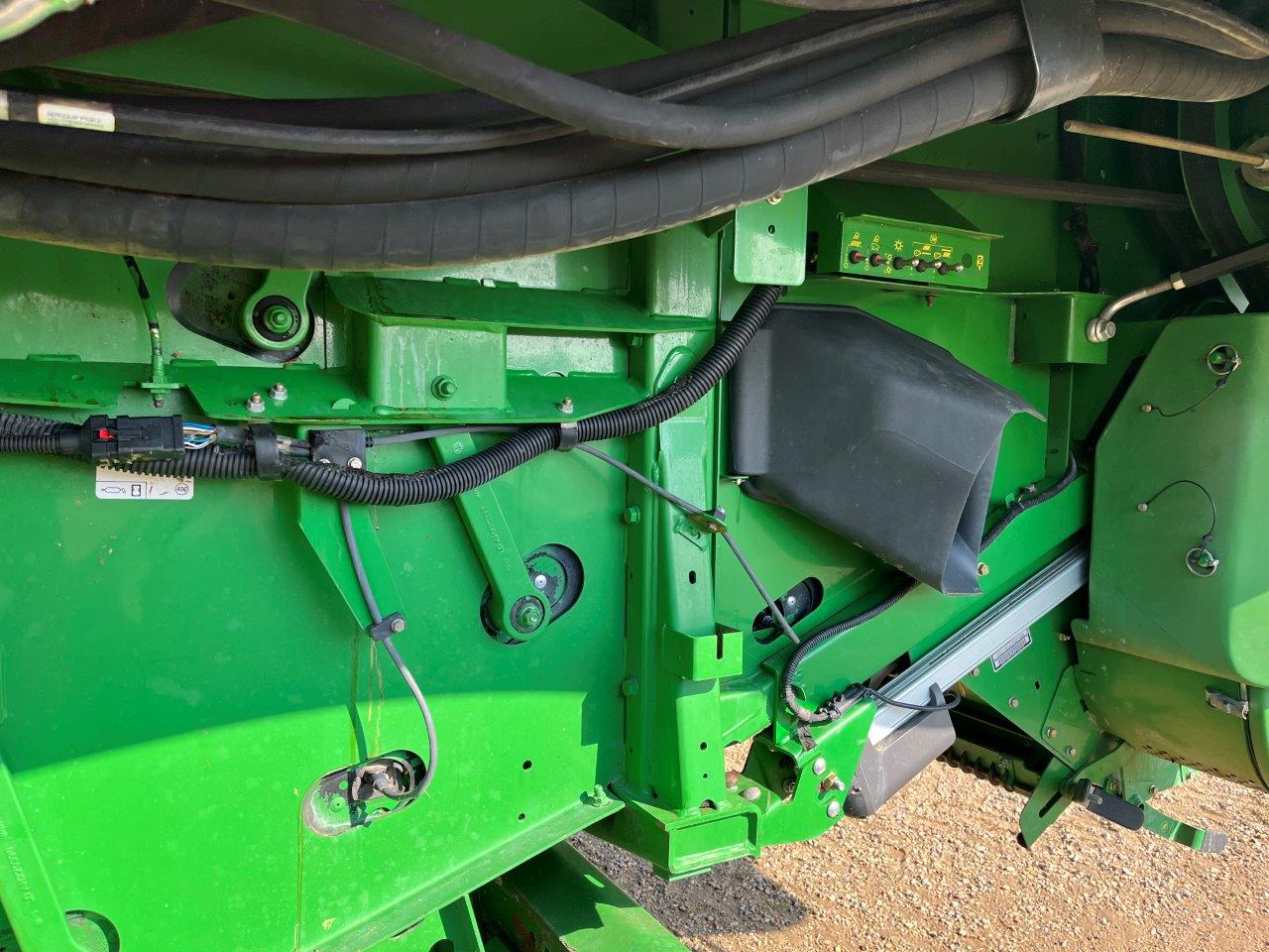 2012 John Deere S680 Combine