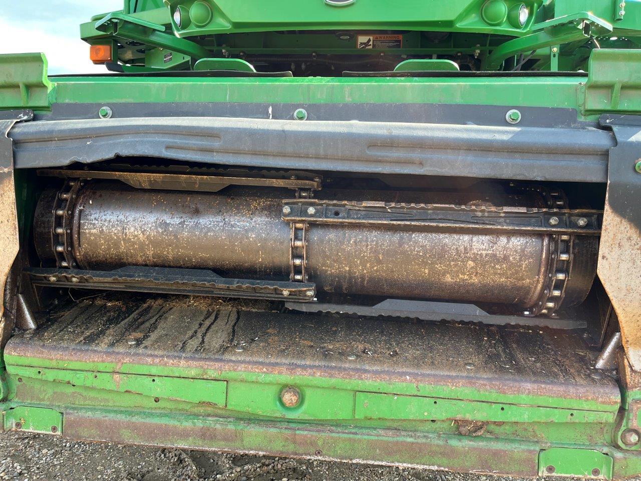 2012 John Deere S680 Combine