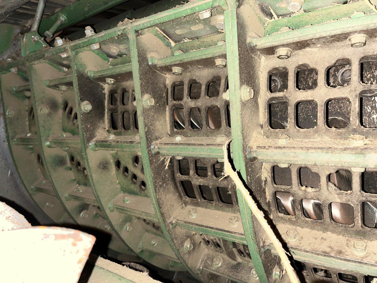 2012 John Deere S680 Combine