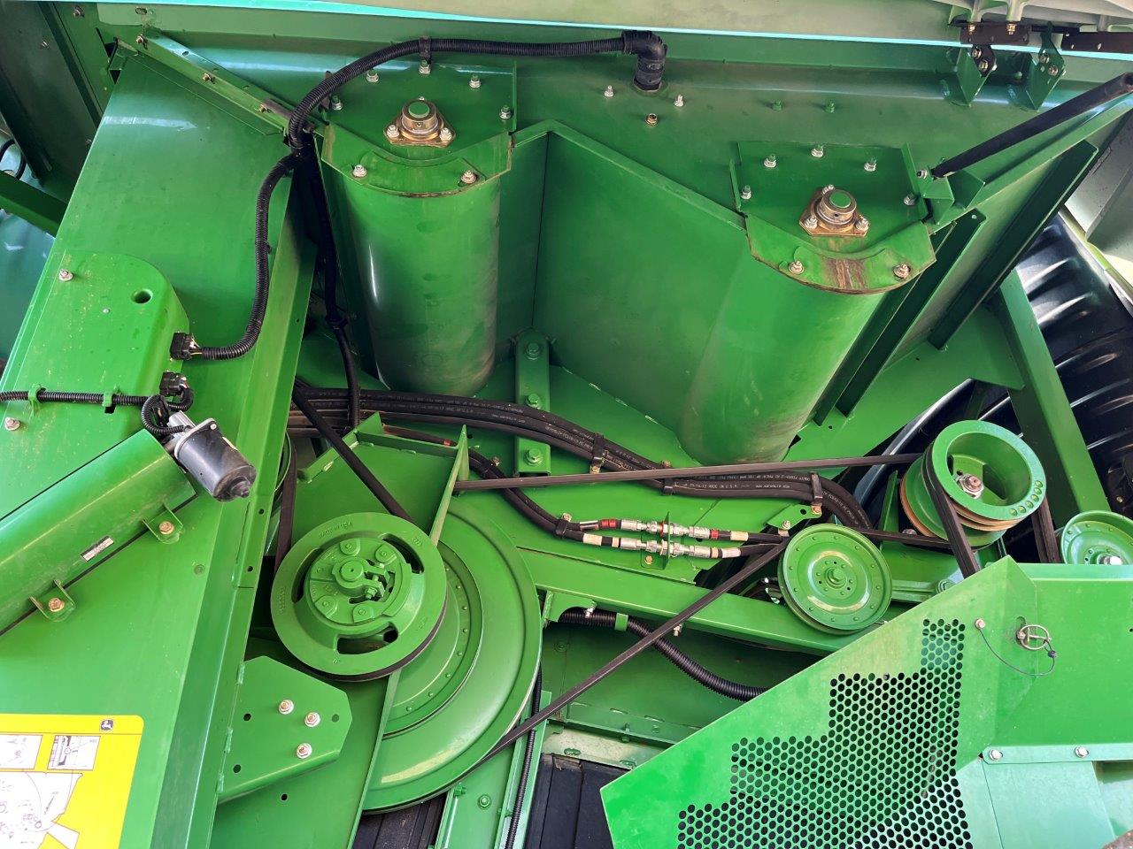 2012 John Deere S680 Combine