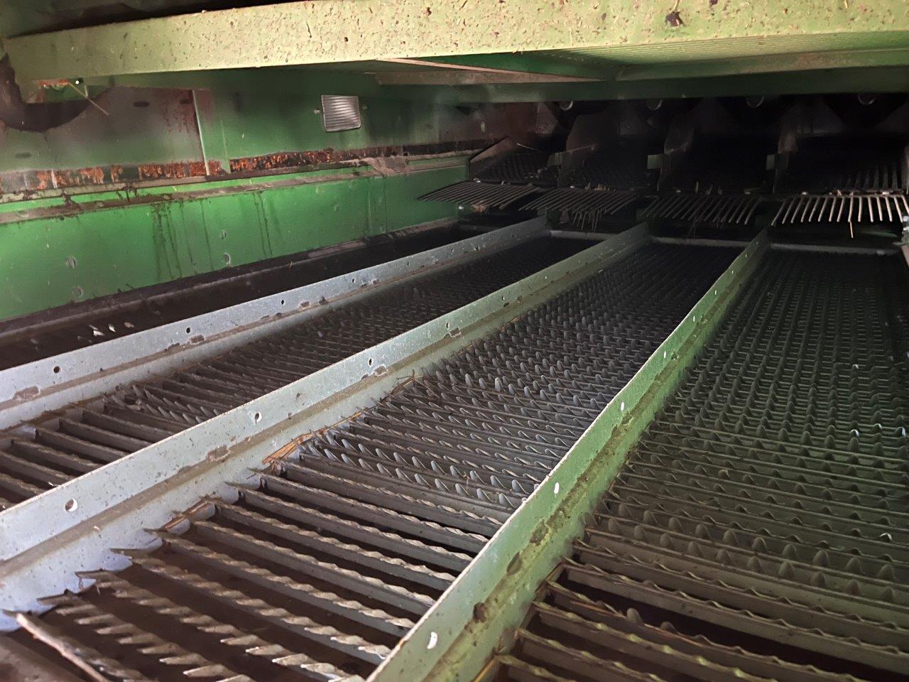 2012 John Deere S680 Combine