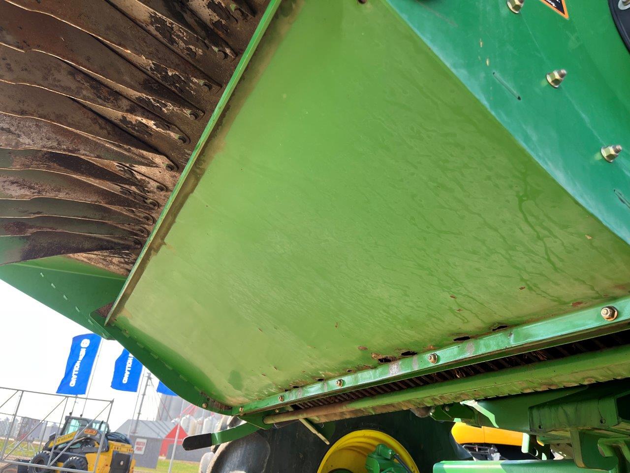 2012 John Deere S680 Combine