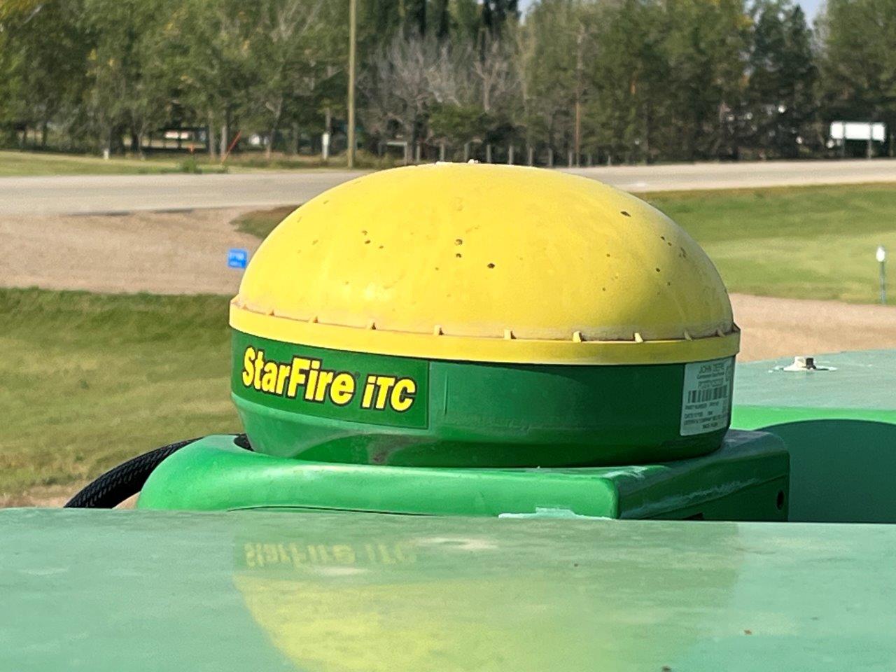 2012 John Deere S680 Combine