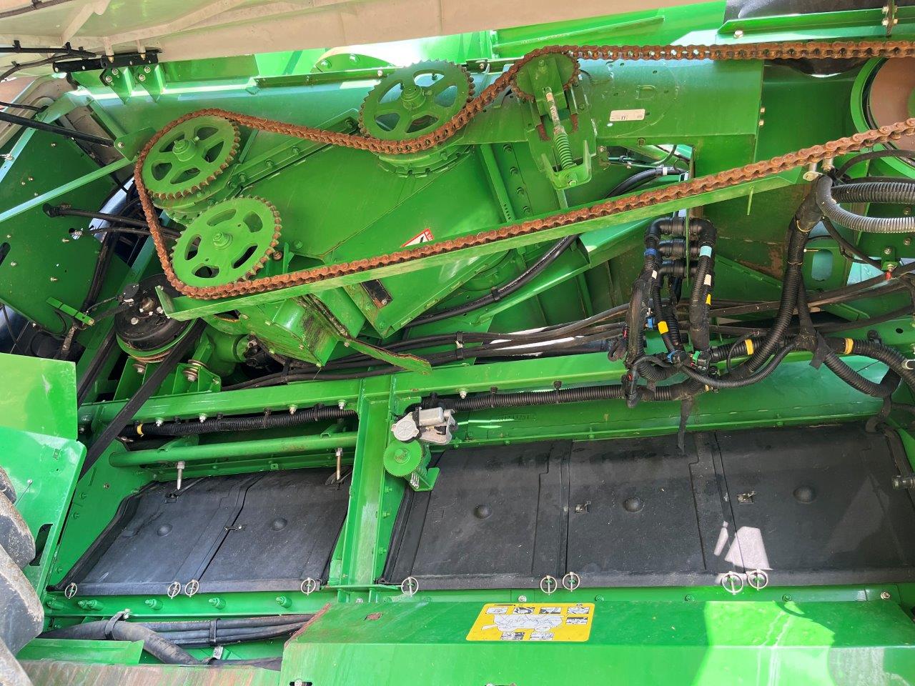 2012 John Deere S680 Combine