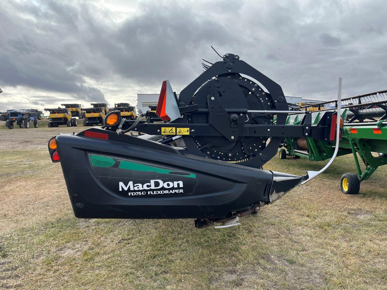 2017 MacDon FD75-40 JD DK Header Draper Flex