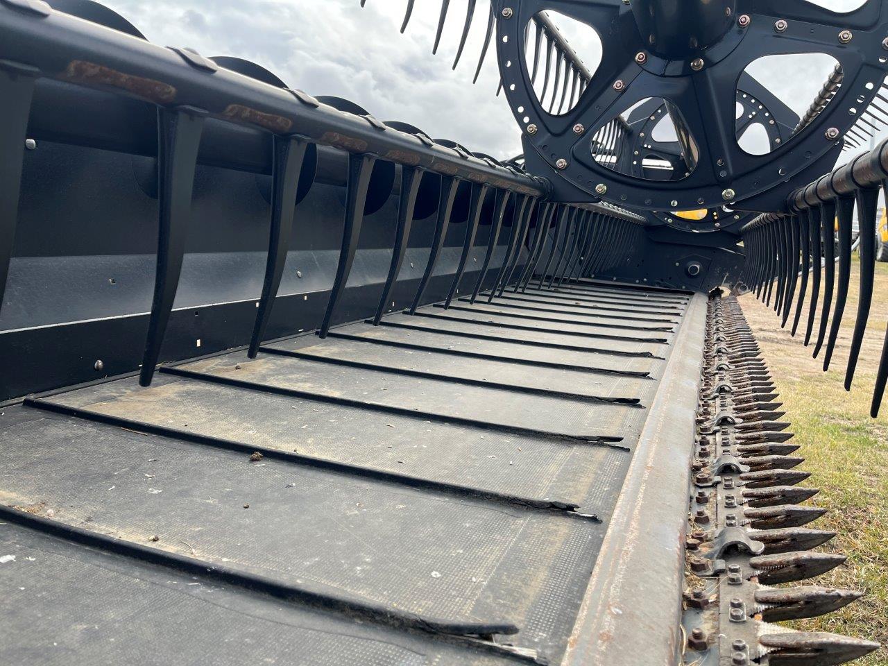 2017 MacDon FD75-40 JD DK Header Draper Flex