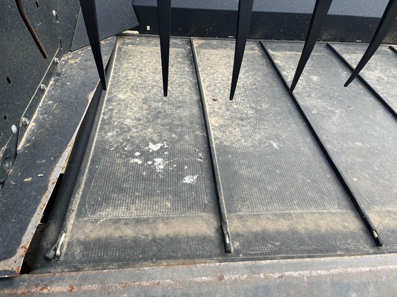 2017 MacDon FD75-40 JD DK Header Draper Flex