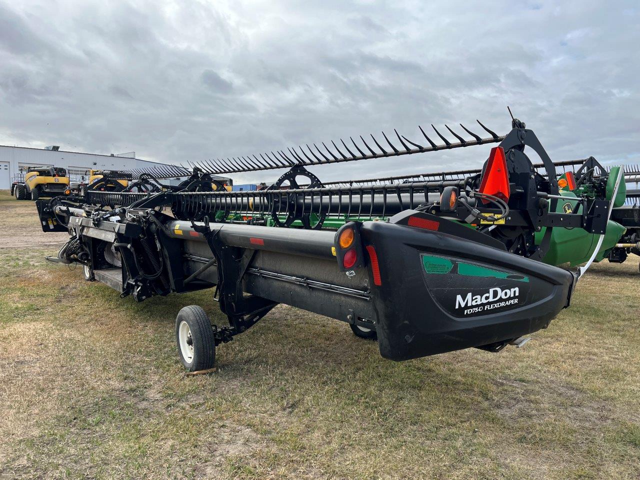 2017 MacDon FD75-40 JD DK Header Draper Flex