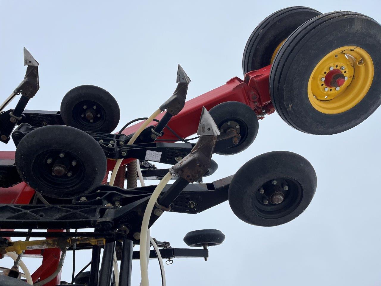 2013 Bourgault 3320QDA 60'10" w/ 6550ST Air Drill