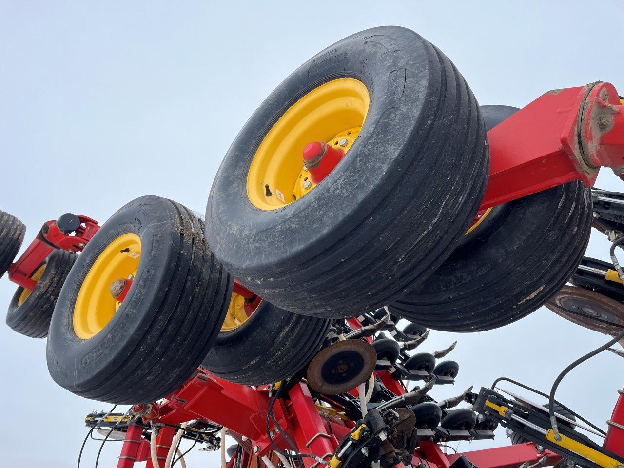 2013 Bourgault 3320QDA 60'10" w/ 6550ST Air Drill