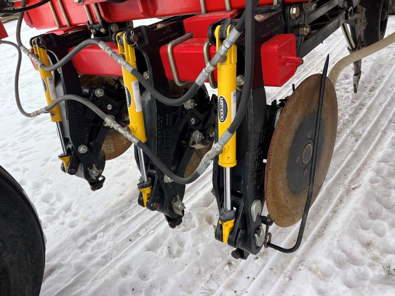 2013 Bourgault 3320QDA 60'10" w/ 6550ST Air Drill