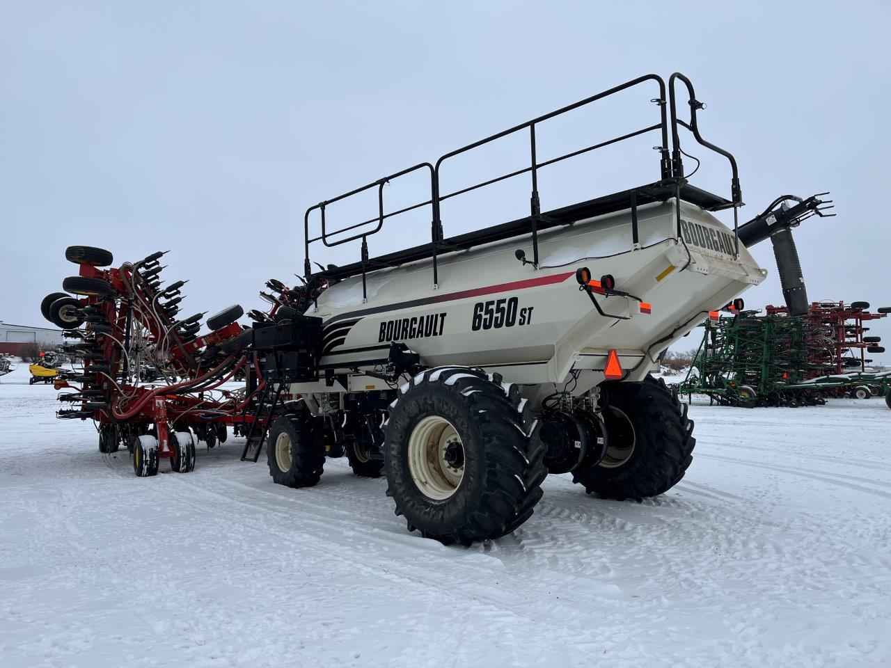 2013 Bourgault 3320QDA 60'10" w/ 6550ST Air Drill