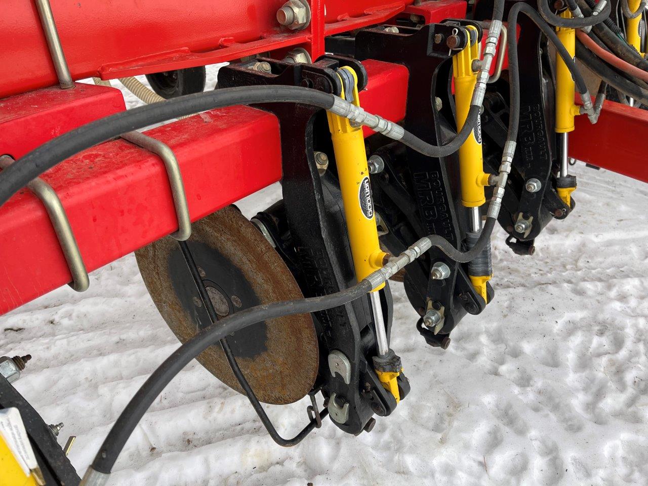 2013 Bourgault 3320QDA 60'10" w/ 6550ST Air Drill