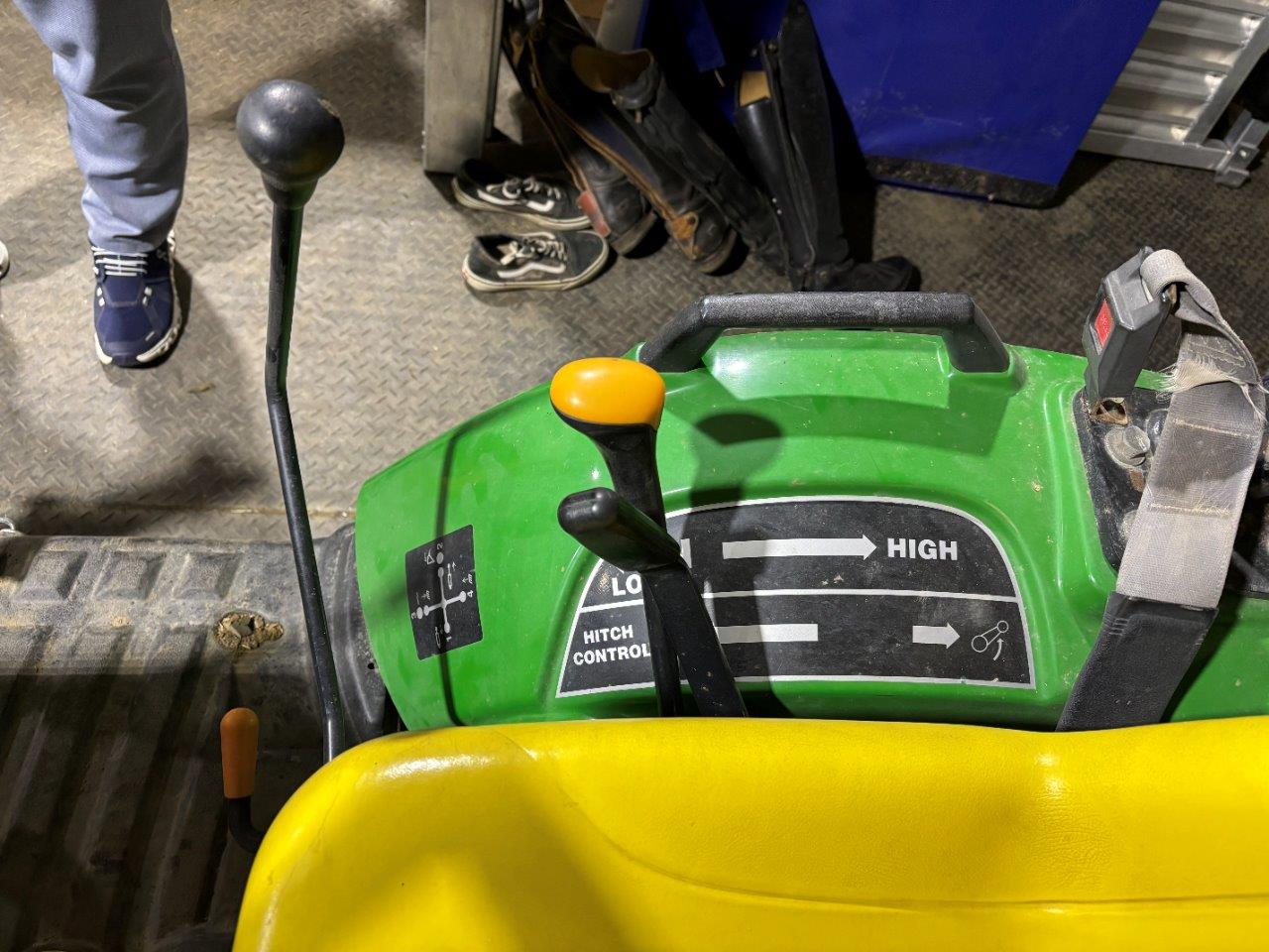 2009 John Deere 2305 Tractor