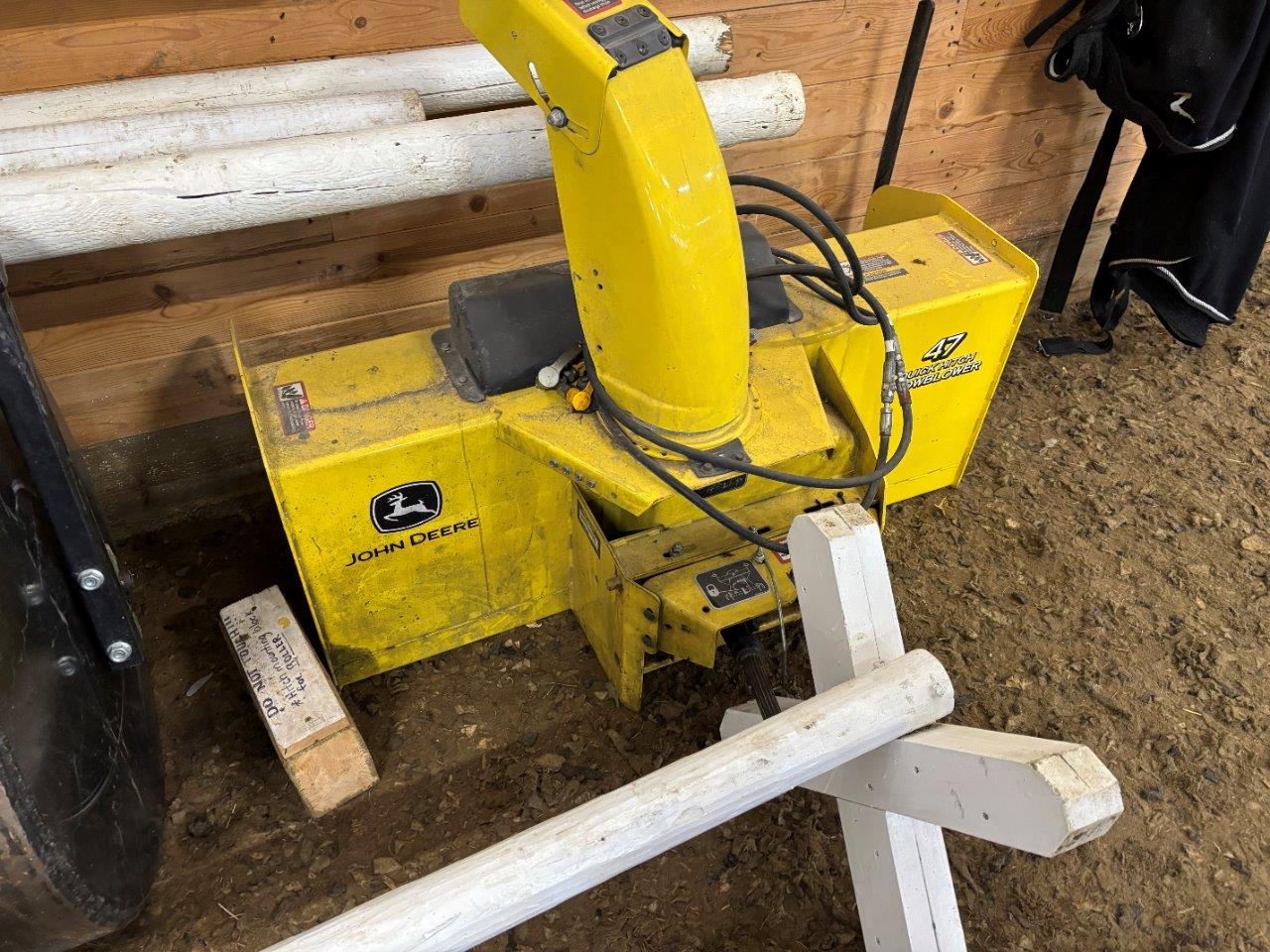 2009 John Deere 2305 Tractor