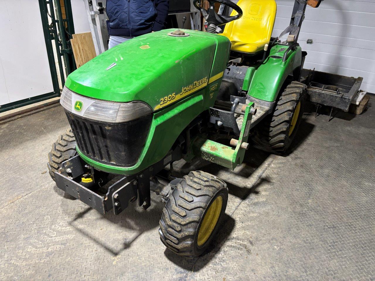 2009 John Deere 2305 Tractor