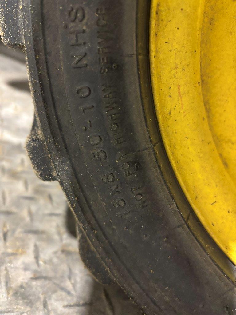 2009 John Deere 2305 Tractor