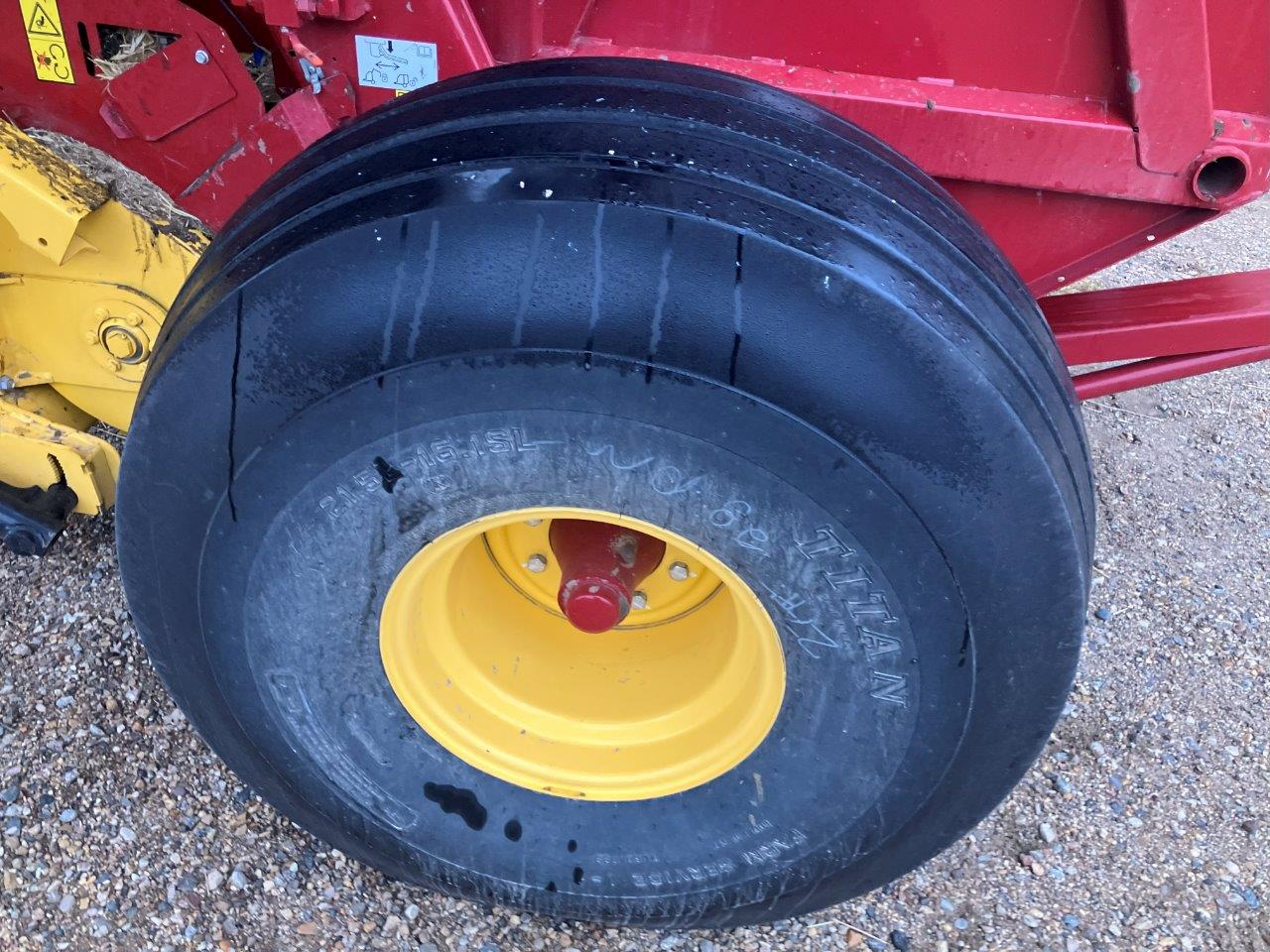 2020 New Holland RB560 SC Plus Baler/Round