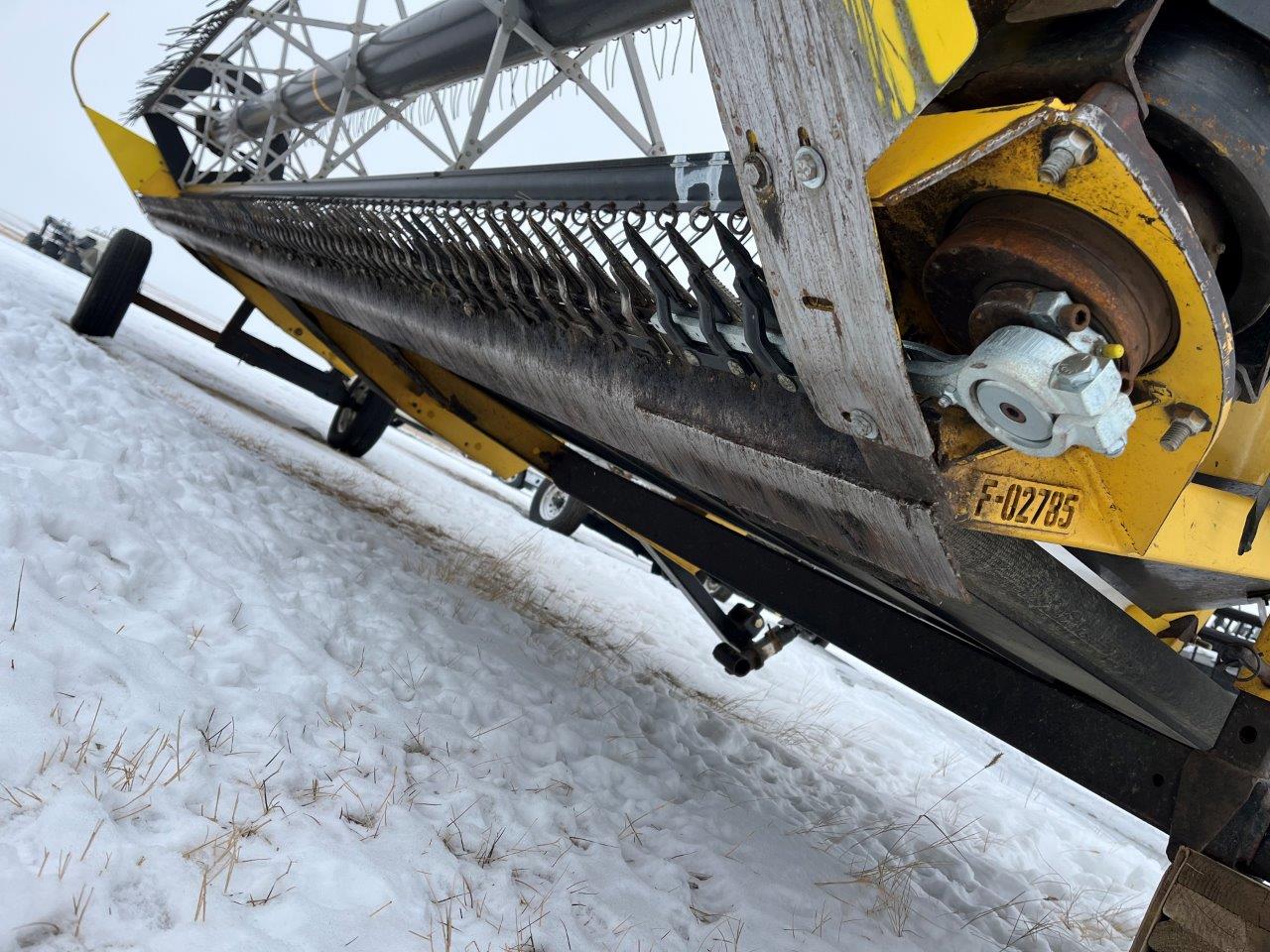 2006 New Holland HB30 Windrower Draper Header