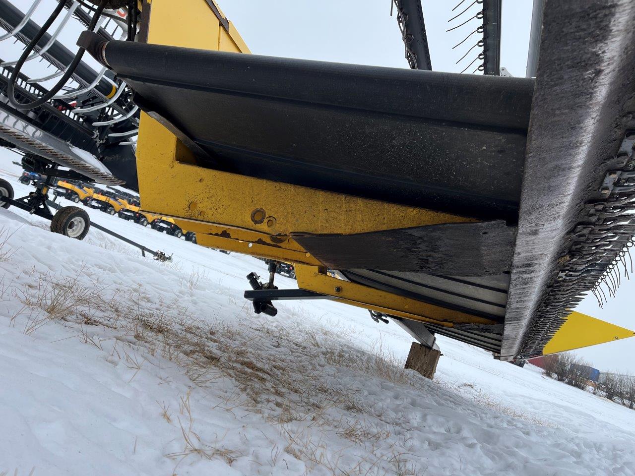 2006 New Holland HB30 Windrower Draper Header