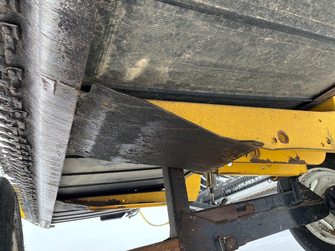 2006 New Holland HB30 Windrower Draper Header