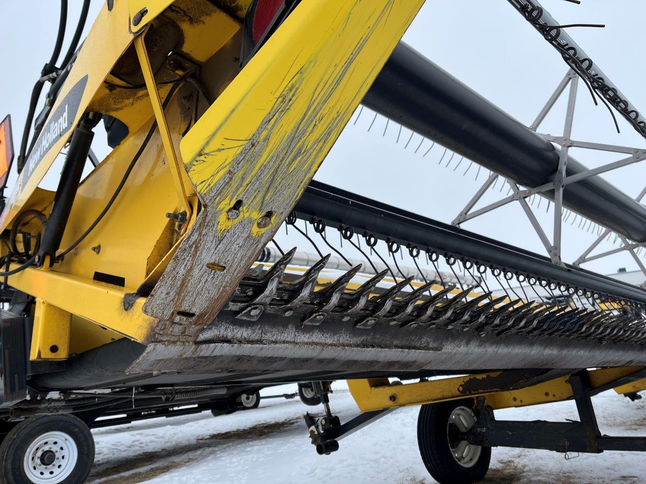 2006 New Holland HB30 Windrower Draper Header