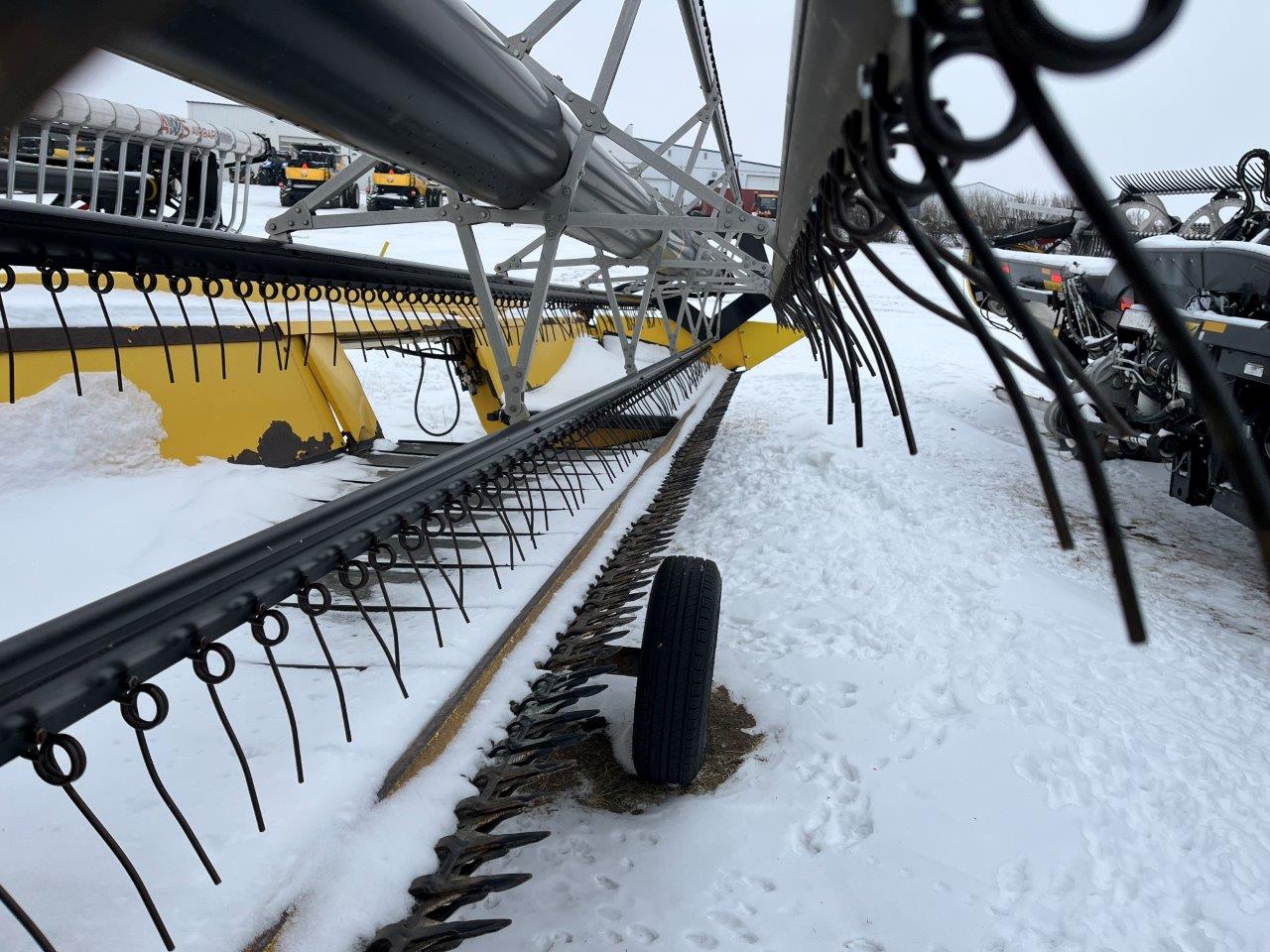 2006 New Holland HB30 Windrower Draper Header